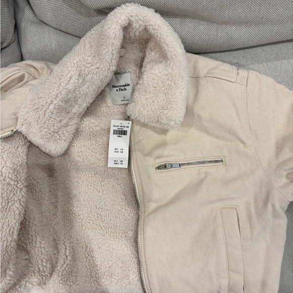 Brand new Cream Abercrombie Jacket - Picture 2 of 3